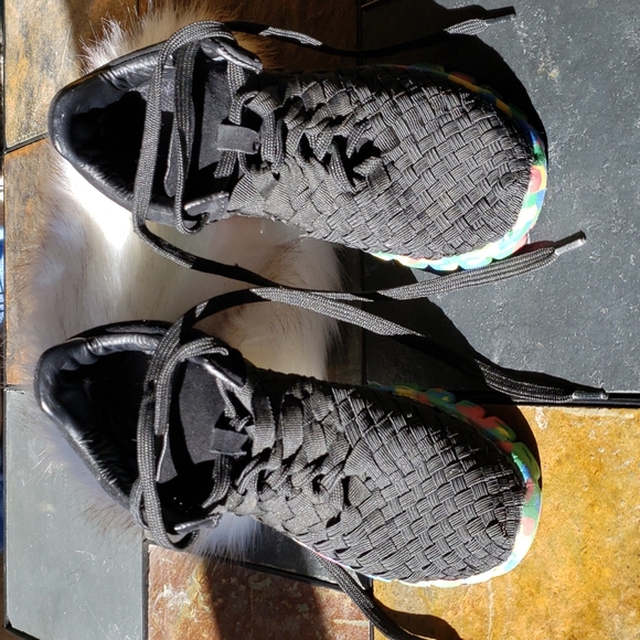 Rainbow sole running sneakers. Size 7 - Picture 5 of 10
